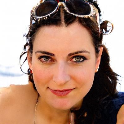 Photo of Cara D. - reading Writer for Hire - beewriters